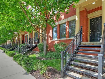157 S Grove Ave, Elgin, IL, 60120