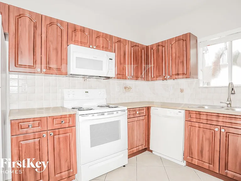 21471 SW 86th Pl — Photo 7