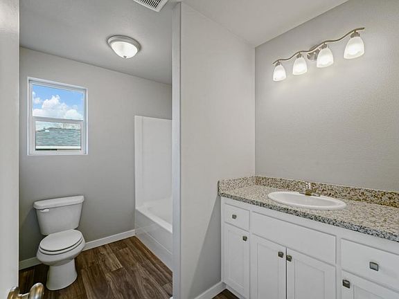 5th image of 4293 Ash Grove Dr NE