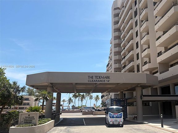 2nd image of 201 Crandon Blvd APT 424