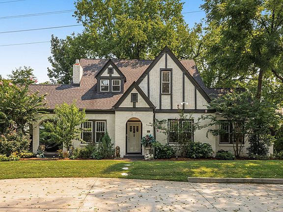 3rd image of 947 Gale Ln