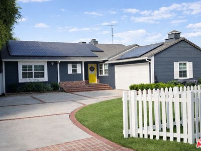15831 Moorpark St, Encino, CA, 91436