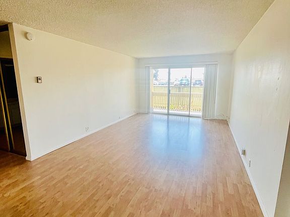4th image of 1775 Diamond St Unit 119