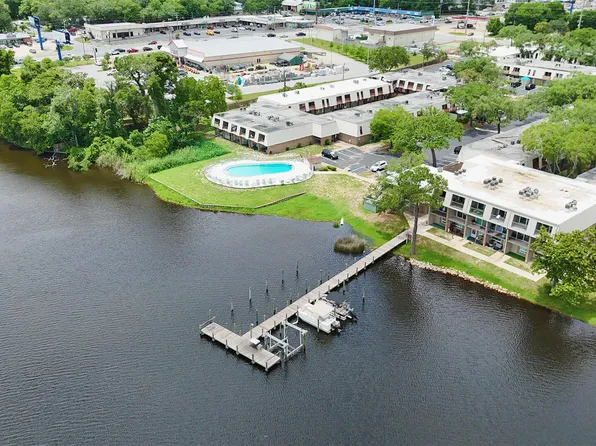 210 Pelham Rd Unit 201B, Fort Walton Beach, FL 32547
