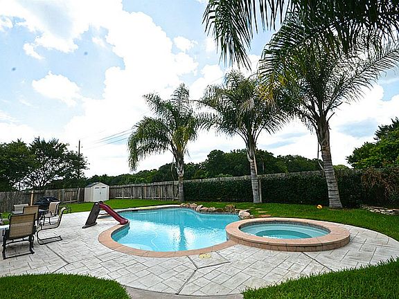 3rd image of 3958 Inglewood Cir