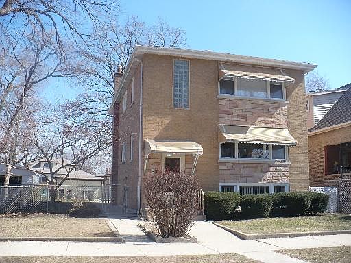 2nd image of 2527 N Montclare Ave