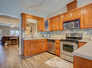 5509 South Village Dr, Roanoke, VA 24018