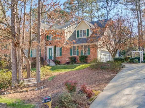 1880 Meadowchase Ct, Snellville, GA 30078