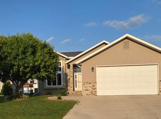3867 S 19th St, Grand Forks, ND 58201