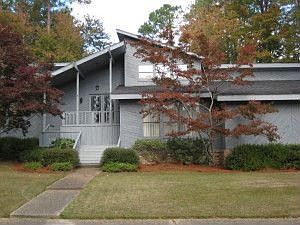 3rd image of 3201 Southaven Dr