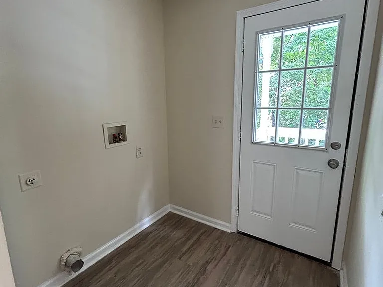 190 Susie Pl — Photo 5