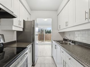 125 Limeridge Rd W #7, Hamilton, ON L9C 2V3