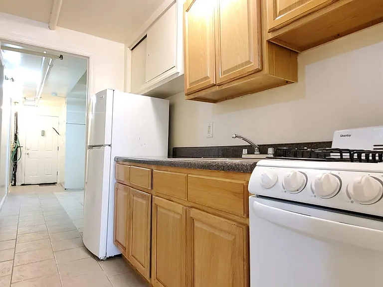 2106 Arthur Ave #LL — Photo 1