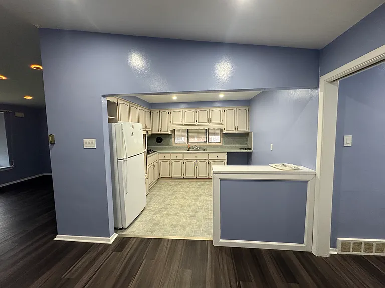 8828 Fairfield St — Photo 3
