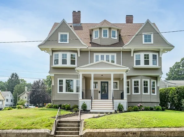 41 Park St, West Roxbury, MA 02132