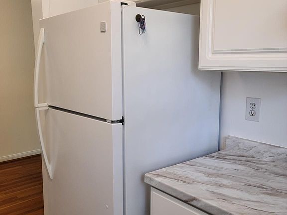 4th image of 2030 N Vermont St APT 203