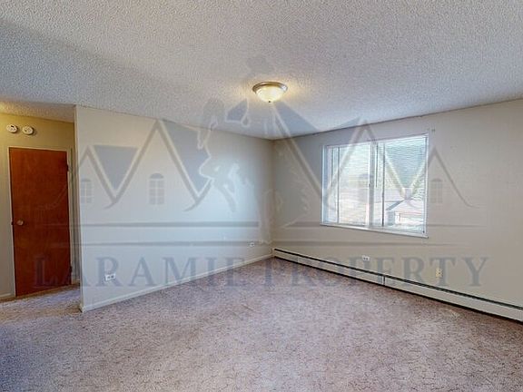 4th image of 405 S 26th St APT 8