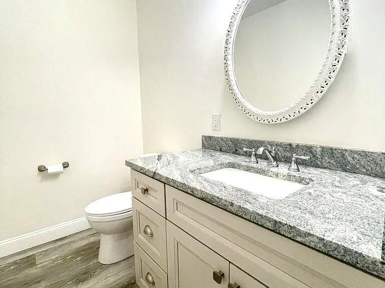 19B Maplewood Dr #52 — Photo 9