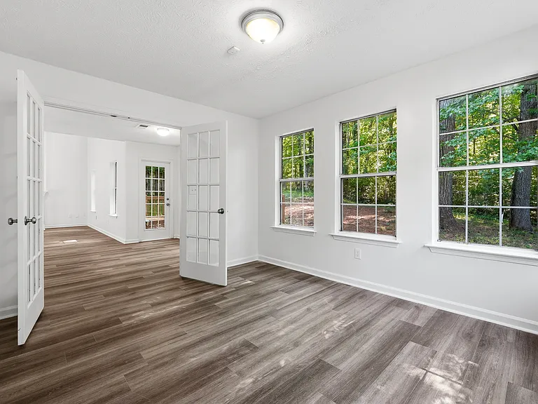 1369 Lamont Dr SW — Photo 13