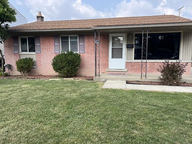 736 Forest St — Photo 19