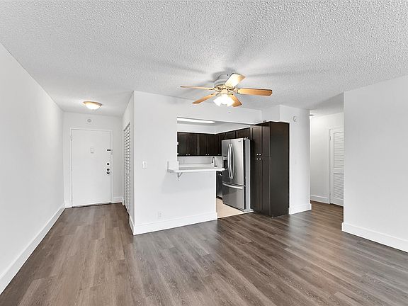 3rd image of 1625 SE 10th Avenue #805