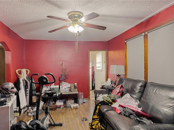 4th image of 805 S Pope Ave
