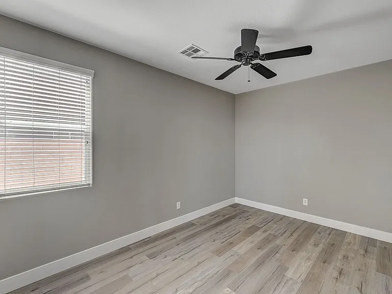 9610 Hawk Cliff Ave24_06012026