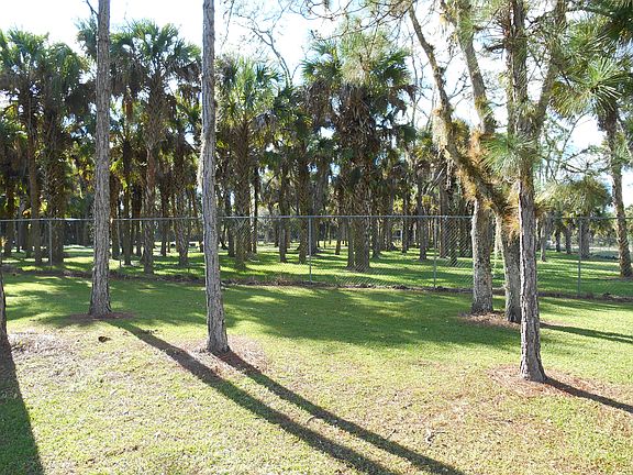 3rd image of 1875 Everglades Blvd S