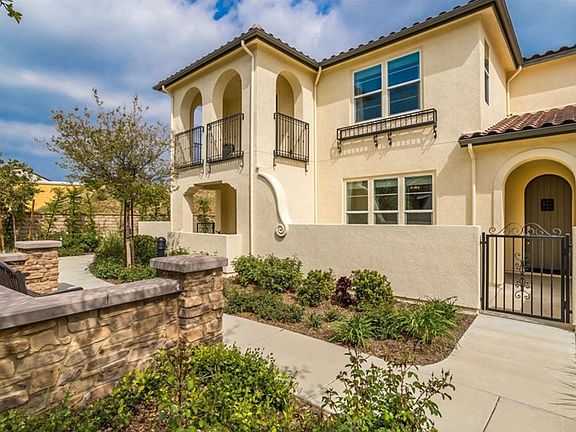 3rd image of 28822 Calle De La Paz Dr