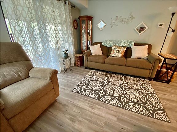 4th image of 2713 Rolling Green Pl