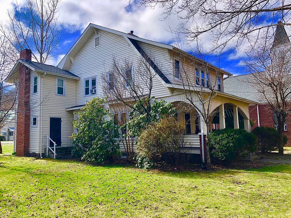 2nd image of 208 E Laurel Ave