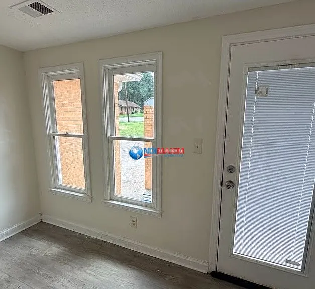 4520 Riverwood Cir — Photo 8