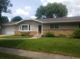 7802 Eastmont Ave, Loves Park, IL 61111