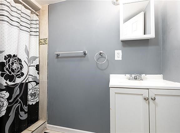 5th image of 2834 N 48th Ter