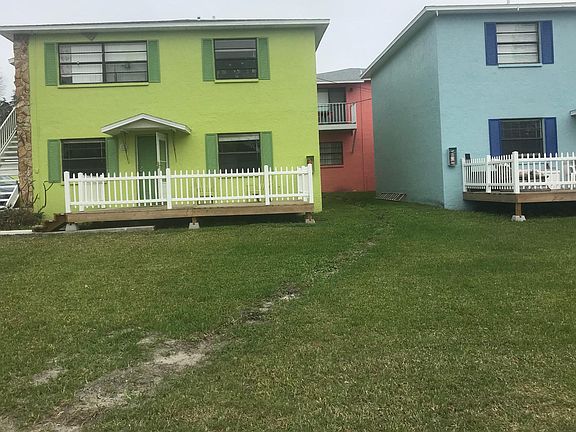2nd image of 910 Alicia Ave