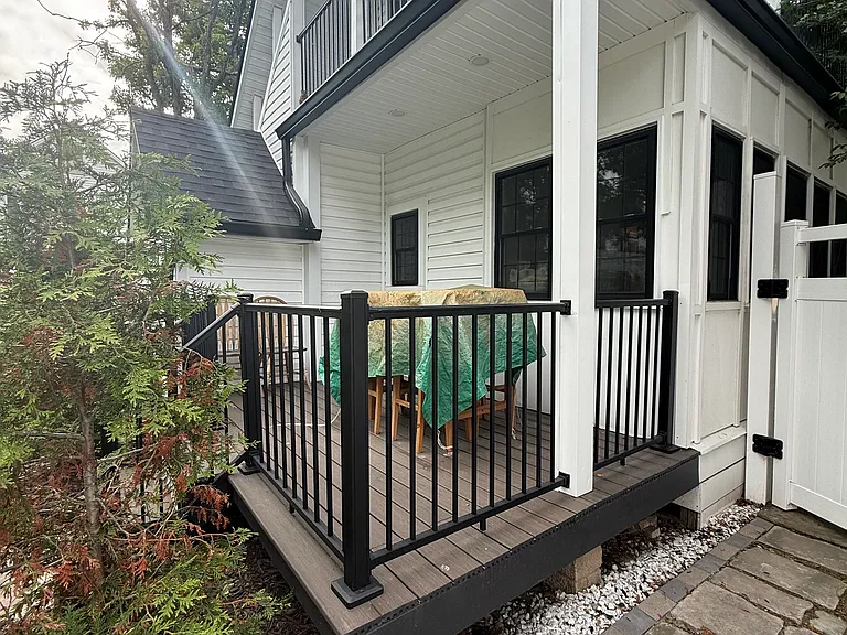 923 Starkweather Ave — Photo 13