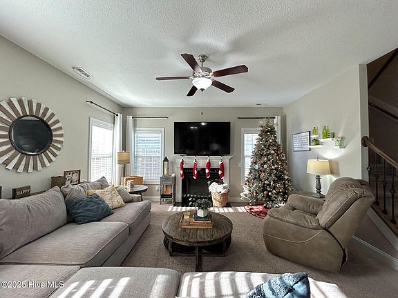 2nd image of 422 Worsley Way