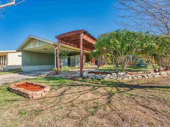 2nd image of 4043 River Oaks Dr