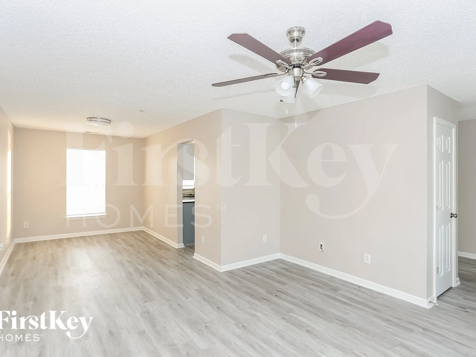 5 bed, 2.5 bath, 2042 sqft, $2,525 — Photo 4