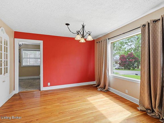 5th image of 219 West Ave