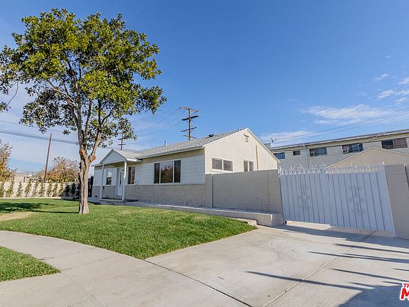 3rd image of 8252 Babcock Ave