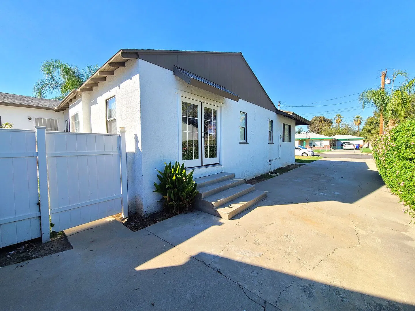 Spacious Single-Story 3-Bedroom Home in Colton! — Photo 3