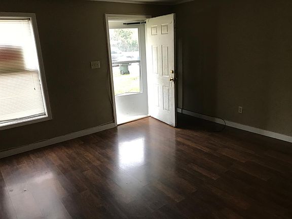 2nd image of 805 Crosley St