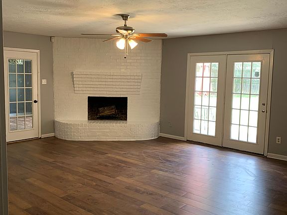 2nd image of 109 Little John St