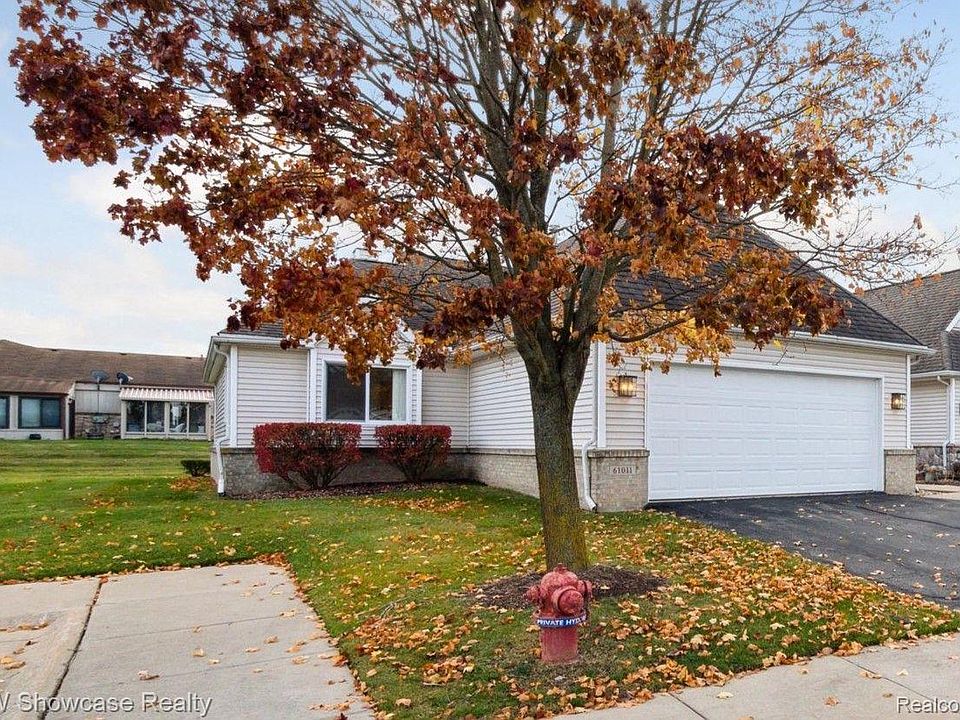 1st image of 61011 Evergreen Ct