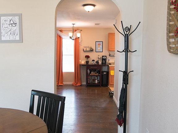 3rd image of 906 Shorehaven Dr