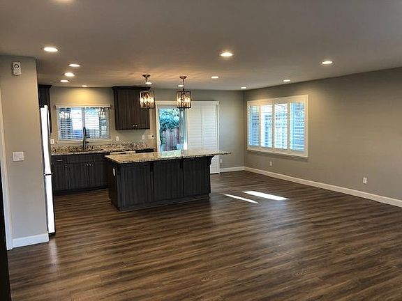 3rd image of 548 Bluefield Dr