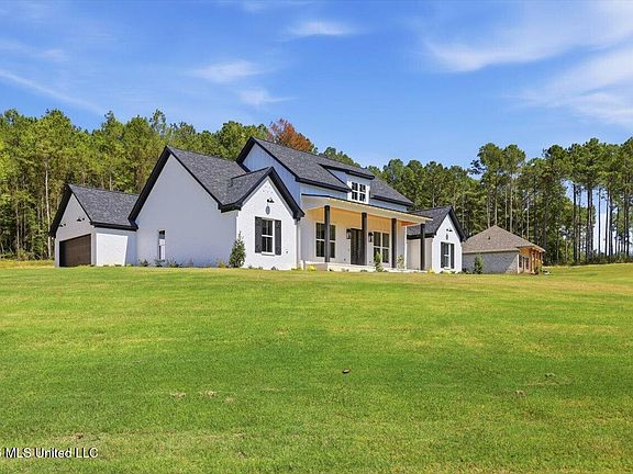 3rd image of 110 Cypress Ln