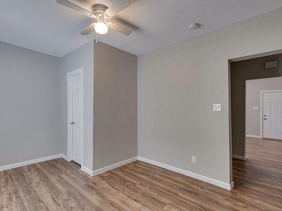 3rd image of 2911 Walnut St