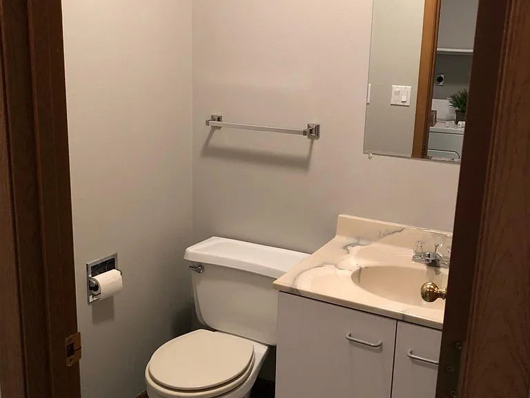 1240 Daleview Dr #2 — Photo 6